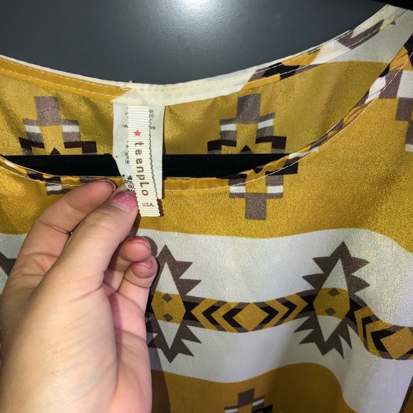 Gold blouse with waist tie - Picture 2 of 3